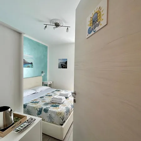 Fezzano / Portovenere Stilish Double With Sea View, Balcony Or Small Courtyard 게스트하우스
