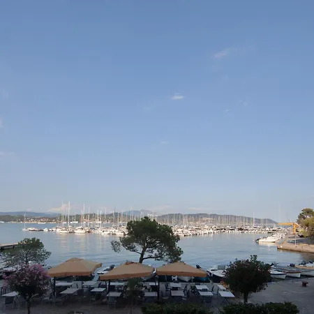 Fezzano / Portovenere Stilish Double With Sea View, Balcony Or Small Courtyard Vendégház 3*