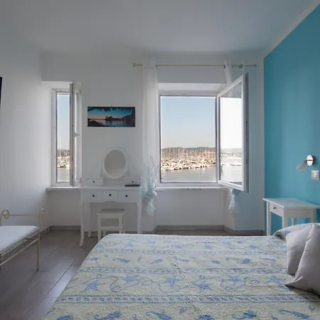 Fezzano / Portovenere Stilish Double With Sea View, Balcony Or Small Courtyard 게스트하우스 페차노
