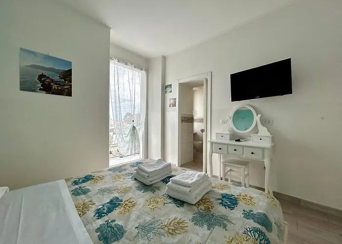 Vendégház Fezzano / Portovenere Stilish Double With Sea View, Balcony Or Small Courtyard Fezzano