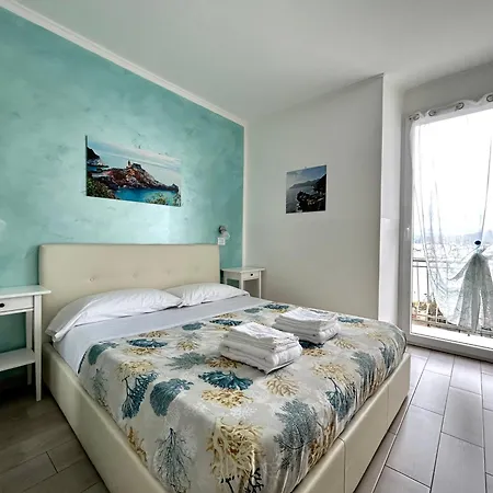 Fezzano / Portovenere Stilish Double With Sea View, Balcony Or Small Courtyard Vendégház Fezzano