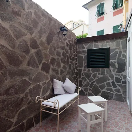 Vendégház Fezzano / Portovenere Stilish Double With Sea View, Balcony Or Small Courtyard 3*