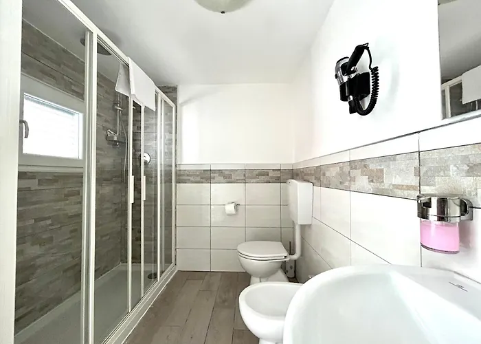 Fezzano / Portovenere Stilish Double With Sea View, Balcony Or Small Courtyard Gasthof