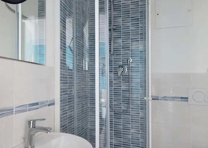Pensión Fezzano / Portovenere Stilish Double With Sea View, Balcony Or Small Courtyard