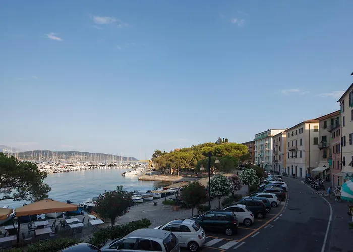 Fezzano / Portovenere Stilish Double With Sea View, Balcony Or Small Courtyard Pensión 3*